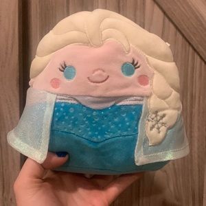 Squishmallows Elsa